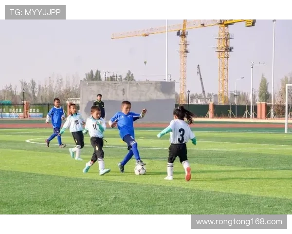 追逐绿茵梦想的少年心声：我想成为足球明星的奋斗历程与坚持